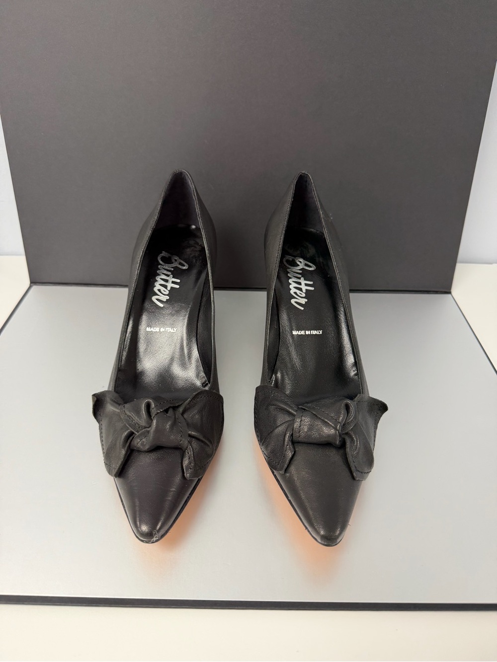 Louise et Cie Black Pointed Toe Bow Pump